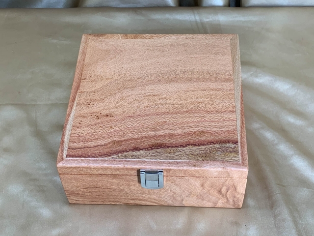 PJBT 22010-L5235 Premium Silky Oak Jewellery Box with removable tray