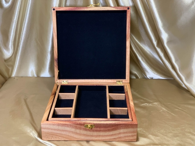 PJBT 25001-L5703 - Premium Wooden Jewellery Box with Removable Tray - Hand Made Australian Silkyoak
