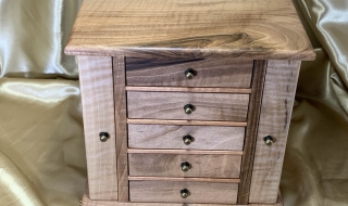 LEDMD5 25102-L6709 - Limited Edition Handcrafted Wooden Jewellery Box with 5 Drawers - Blackbutt SOLD